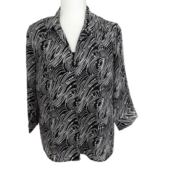 Notations Button Up Top with Attached Tank - Picture 8 of 9